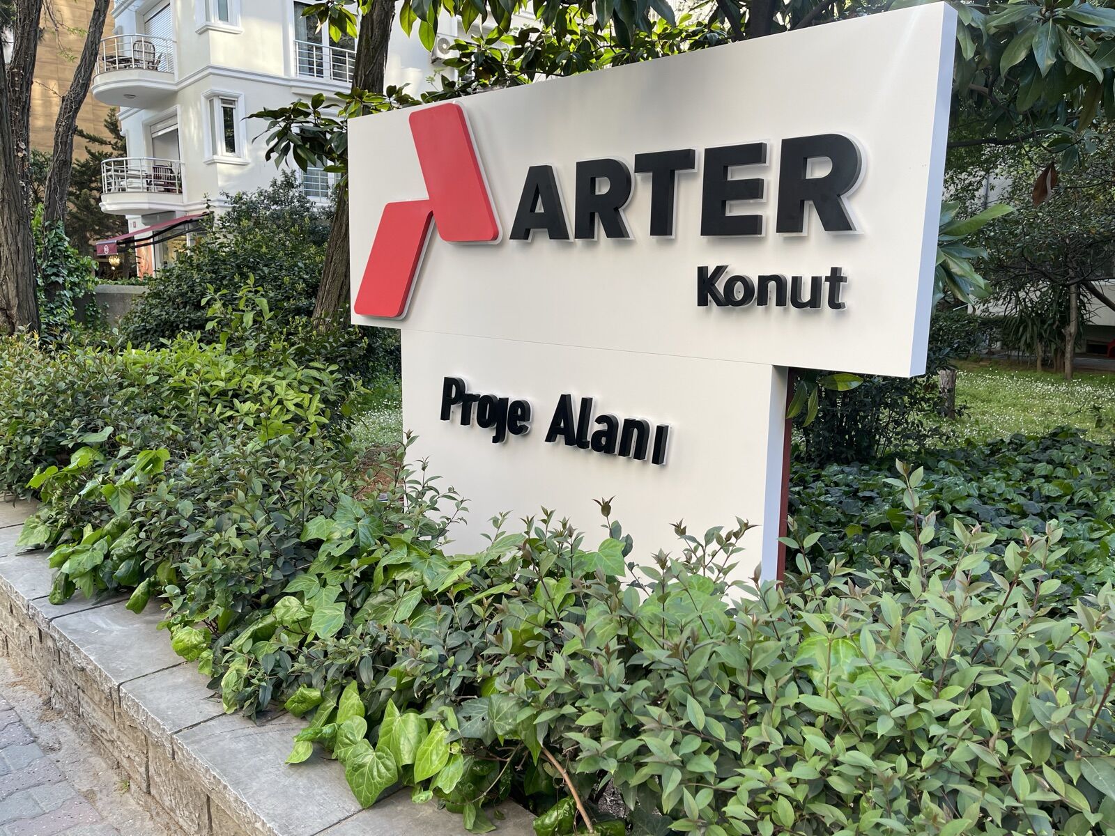 Proje totemi · gündüz
