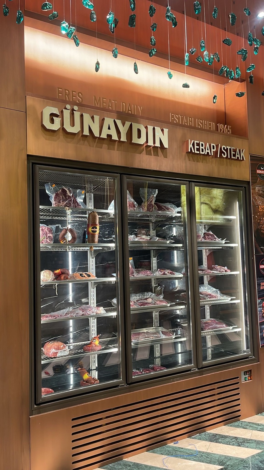 Et dolabı giydirme