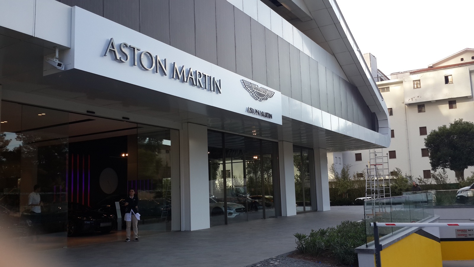 Aston Martin Alaçatı